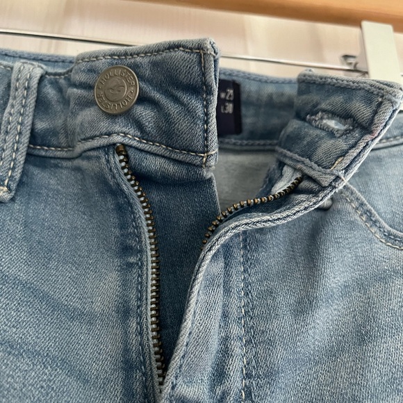 Hollister Light Wash Skinny Jeans - Picture 3 of 6